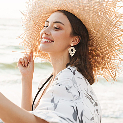 6 пара серег-гвоздиков из ротанга в форме пончика EJEW-AN0001-28