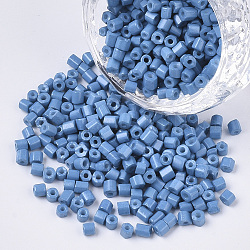 8/0 de dos abalorios de la semilla de cristal tallado, hexágono, pintura para hornear, acero azul, 2.5~3x2.5mm, agujero: 0.9 mm, aproximamente 15000 unidades / bolsa