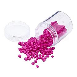 Colores opacos abalorios de la semilla de cristal, agujero redondo, cubo, color de rosa caliente, 3~7x3x3mm, agujero: 0.5 mm, aproximamente 400 unidades / caja