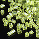 ガラスシードビーズを等級分けする  六角形（ツーカット）  透明色は光沢の  緑黄  1.5~2.5x1.5~2mm  穴：0.8mm  約2100個/袋  450 G /袋 SEED-S022-03L-2