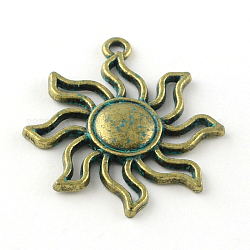 Soleil pendentifs en alliage de zinc, sans cadmium et sans plomb, bronze antique et patine verte, 34.5x31x3mm, Trou: 2mm