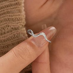 Bague en argent sterling en forme de vague avec micro pavé de zircones cubiques transparentes&nbsp;FS-WG6021D-02
