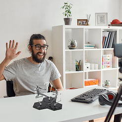 Черные пластиковые держатели для собранных фигурок модели ODIS-WH0030-72A