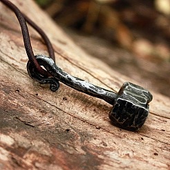 Кулон в виде молотка викинга из сплава&nbsp;FS-WGE3E04-01