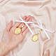 Superfindings 2 pz bouquet da sposa in ottone ciondoli decorazioni pendenti con medaglione con perle di perle imitate in acrilico e nastro di raso pendenti con foto di angelo rial ovale dorato HJEW-AB00212-5