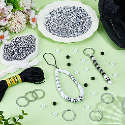 DIYサッカーキーホルダー作りキット  不透明なプラスチックビーズを含む  アクリルビーズ  鉄のキーリング  ポリエステル糸  ミックスカラー  6x6x6mm  穴：3mm&nbsp;DIY-PH0035-62