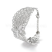 Gestellplattierte Messing-Vintage-Armreifen mit ausgehöhltem Blumendesign für Damen BJEW-D032-07P