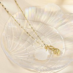 夏のビーチ用天然シェル＆304ステンレススチールペンダントネックレス（女性用）  18KGP本金メッキ  エビ  15.24インチ（38.7cm）  エビ：23x11ミリ​​メートル&nbsp;NJEW-P323-01C-G