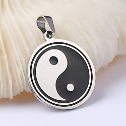 Ciondoli in acciaio inossidabile smaltato feng shui 304, rotonda e piatta con yin-yang, colore acciaio inossidabile, 34.5x30x2mm, Foro: 5.5x10.5 mm