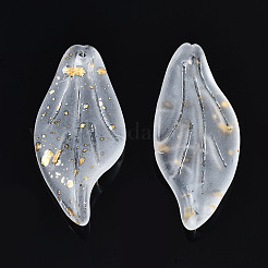つや消し透明スプレー塗装ガラスペンダント  グリッターパウダー付き  葉  透明  30x14x3.5mm  穴：1mm&nbsp;GGLA-S054-016G-01