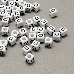 Perline europee di grandi dimensioni in acrilico, foro orizzontale, bianco & nero, cubo con letter.q, 7~8x7~8x7~8mm, Foro: 4 mm, circa 1144pcs/500g