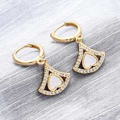 Серьги-кольца с веером в форме сердца из латуни с микропаве из прозрачных кубических цирконий&nbsp;KK-D363-13G