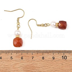 Pendientes colgantes cúbicos de cornalina natural con perlas redondas de concha.&nbsp;EJEW-JE07522