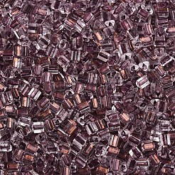 内側が透明な色のガラスシードビーズ  三角形  サドルブラウン  3.4x3.4~3.8x3.4~3.8mm  穴：1mm  約7500個/ポンド&nbsp;SEED-T007-13K