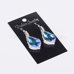 Бумажная прямоугольная серьга демонстрирует карты CDIS-R008