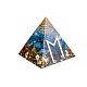 オルゴナイトピラミッド樹脂ディスプレイ装飾  真鍮パーツ  内側に金箔と天然石チップ  ホームオフィスデスク用  50mm DJEW-PW0006-03H-1