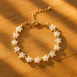 Минималистичные браслеты из натуральных ракушек и латунных бусин.&nbsp;DG5975