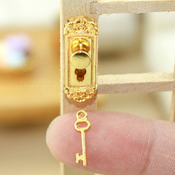 Serratura e chiave della porta in lega in miniatura, per gli accessori della casa delle bambole che fingono decorazioni di scena, oro, 13.5~23.8x4.3~8.5mm, 2 pc / set