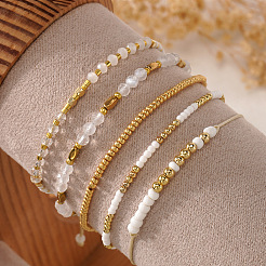 5 комплект браслетов из стекла и металла с золотыми и белыми бусинами&nbsp;AB9103-2
