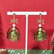 Boucles d'oreilles pendantes en verre d'arbre de Noël avec perles de coquillage EJEW-TA00236-3
