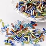 Abalorios de vidrio bugle, plata forrada, color mezclado, 6~8x1.8mm, agujero: 0.6 mm, 10000 unidades / libra