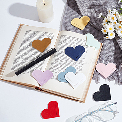 30 шт. 10 цвета PU кожа протекторы для уголков сердца&nbsp;AJEW-GA0008-23