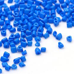 Perles de rocaille de verre opaques, triangle, bleu royal, 1~3x2.5x2mm, Trou: 0.5mm, environ 30000 pcs / sachet , 440~450 g / sac