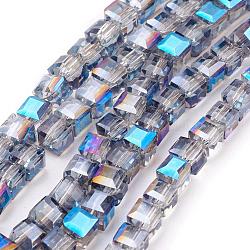 Chapelets de perles en verre électroplaqué, demi-plaqué, cube à facettes, bleu ciel, 4x4x4mm, Trou: 1mm, Environ 100 pcs/chapelet, 16.9 pouce