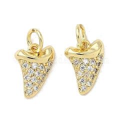 Colgante micropavé cubic zirconia de latón, Dijes con forma de diente de tiburón, Plateado de larga duración, sin plomo y cadmio, chapado en rack, con anillo de salto, real 18k chapado en oro, 11.5x8.5x2.5mm, agujero: 3.3 mm