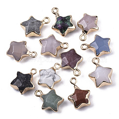 Natürliche und synthetische Mischedelsteinanhänger, mit leicht vergoldeter Kante und Messingschlaufe, gemischt gefärbt und ungefärbt, Stern, facettiert, 16~17x13x6.5 mm, Bohrung: 1.6 mm