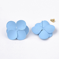スプレー塗装された鉄のスタッドのイヤリングのセッティング  ピアスバックキャッチ/イヤーナット付き  花  ディープスカイブルー  30x29~30x11mm  ピン：1mm&nbsp;IFIN-N004-01B