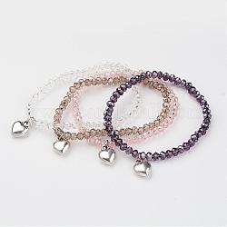 Bracelets stretch avec perles en verre, avec des breloques de coeur en alliage, couleur mixte, 41 mm (1-5/8 pouces)
