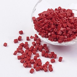 Perles de rocaille cubes en verre de couleur opaque, trou rond, rouge, 3~7x3~4x3~4mm, Trou: 0.5mm, environ 4500 pcs / sachet , 440~450 g / sac