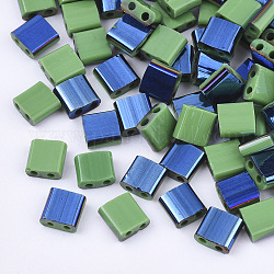 2 trous perles de rocaille de verre, couleurs demi-plaquées bleues, carrée, vert clair, 5x4.5~5.5x2~2.5mm, trou: 0.5~0.8 mm, environ 1180 PCs / sachet 