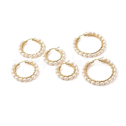 Orecchini a cerchio in ottone con perle di perle naturali EJEW-JE04565-1