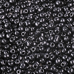 ガラスシードビーズ  不透明な色の種  DIYジュエリー作成用の小さなクラフトビーズ  ラウンド  ブラック  6/0  4mm  穴：1.5mm  約4500個/ポンド&nbsp;SEED-A010-4mm-49