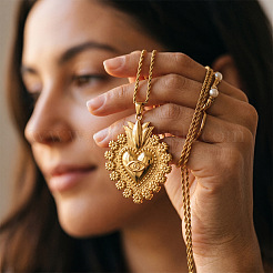 Collares colgantes de corazón sagrado de acero inoxidable 304 para mujer&nbsp;WGF32B1-01