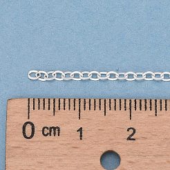 真鍮製アズキチェーン  ハンダ付け  フラットオーバル  銀  2x1.8x0.1mm&nbsp;CHC-E002-S
