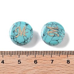 合成ターコイズビーズ  金色の真鍮スライス付き  アルファベット付きフラットラウンド  文字m  15x5.5mm  穴：1.4mm&nbsp;G-A238-02M