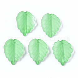 Vaporisez pendentifs en verre peint, feuille, vert printemps moyen, 23.5x17.5x4.5mm, Trou: 1mm