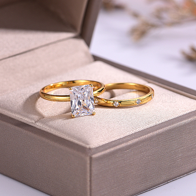 Простое серебряное кольцо с одним квадратным цирконом для женщин AG7275-2-1