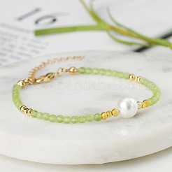 Braccialetti da donna fatti a mano con perle di conchiglia bianche rotonde e perline di vetro sfaccettate rotonde.&nbsp;YN0122-6
