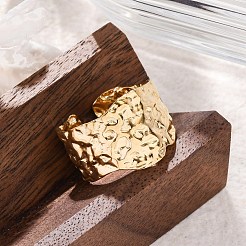 女性用テクスチャ加工304ステンレススチールカフリング  ワイドバンドリング  18KGP本金メッキ  調整可能  11.5~13.5mm&nbsp;RJEW-F175-02G-02