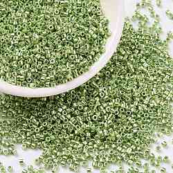 Perlas de semillas cilíndricas, colores metálicos, tamaño uniforme, verde pálido, 2x1.5mm, agujero: 0.8 mm, aproximamente 40000 unidades / bolsa, 450 g / bolsa