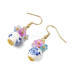 手作りの花柄磁器セラミックダングルイヤリング  花  つや消しの透明なアクリルビーズ付き  真鍮製の花型ビーズキャップと304ステンレススチール製のピアスフック  ゴールドカラー  ブルー  35x12mm&nbsp;EJEW-JE07288-02