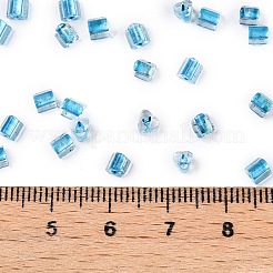内側が透明なガラスシードビーズ6/0個。  三角形  ディープスカイブルー  3.5x3.5x3.5mm  穴：0.9mm  約4500個/ポンド&nbsp;SEED-N006-003D