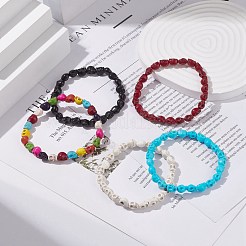 合成ターコイズ（染色）スカルビーズストレッチブレスレット  女性のためのハロウィーンのアクセサリージュエリー  ミックスカラー  内径：2-1/4インチ（5.6cm）&nbsp;BJEW-JB08055