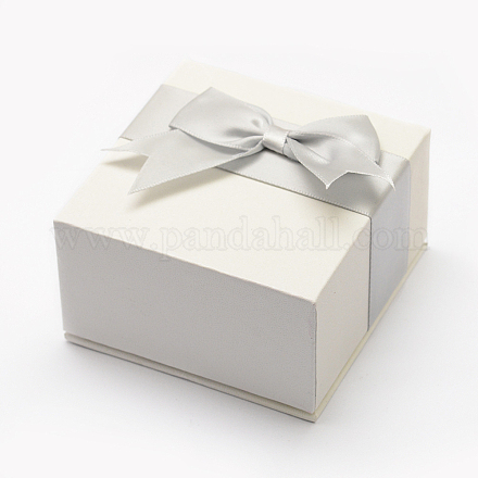 厚紙のジュエリーボックス  リボンちょう結びで  正方形  ホワイト  7.55x7.55x4.35cm  内側の利用可能なサイズ：6.6x6.6x2センチ X-CBOX-L002-02B-1