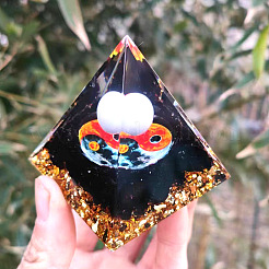 Générateurs d'énergie de résine de pyramide d'orgonite&nbsp;LS-PW-WGC6C8D-02