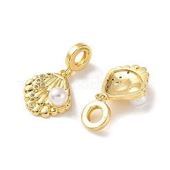 Muschelförmige Anhänger aus Messing mit Mikropavé-Fassung aus Zirkonia im europäischen Stil&nbsp;KK-P351-02G